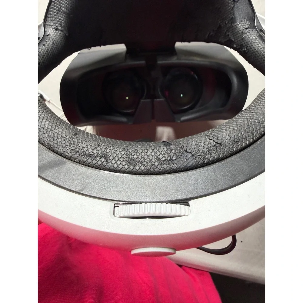 Sony PlayStation VR Headset CUH-ZVR1 PS4 Virtual Reality Goggles White Black